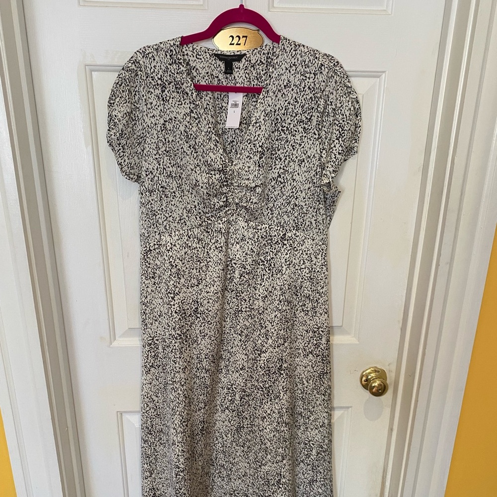 Banana Republic a line midi dress, never worn, L